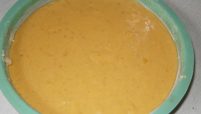 Banánová buchta s bílou čokoládou, před pečením