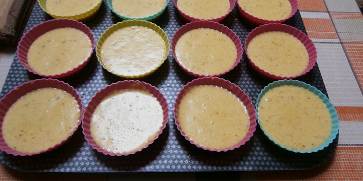 Bezlepkové mufinky z rýžové mouky (před pečením)