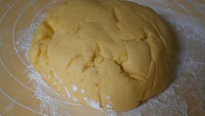 Bratislavské rohlíčky, uhnětené těsto
