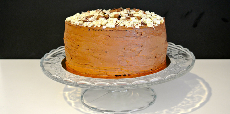 Čokoládový dort s čokoládovým krémem a hoblinami