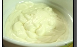 "Crème fraîche" (z tibetské kefírové houbičky)