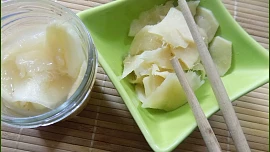 Domácí nakládaný zázvor k sushi