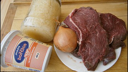 Dušené hovězí se zasmaženým zelím a šťouchanými brambory, Část použitých surovin