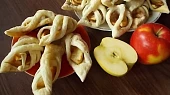 Jablíčka v parádním županu - možno péct i CRISP