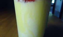 Jogurtovy pohár s lemon curdom