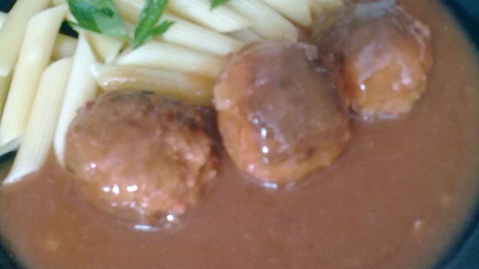 Masové kuličky v rajčatové omáčce, Masové kuličky v rajčatové omáčce