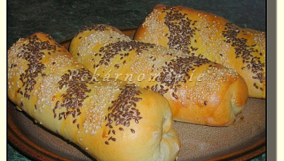 Minizáviny (rohlíky) z těsta na pizzu