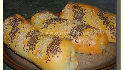 Minizáviny (rohlíky) z těsta na pizzu