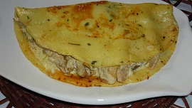 Palačinky plněné kuřecím masem a houbami