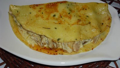 Palačinky plněné kuřecím masem a houbami
