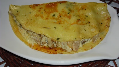 Palačinky plněné kuřecím masem a houbami