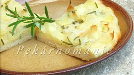 Pizza s bramborovou náplní