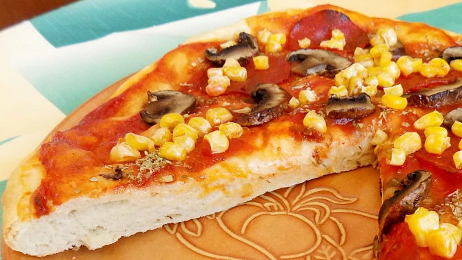 Pizza těsto z pizzerie