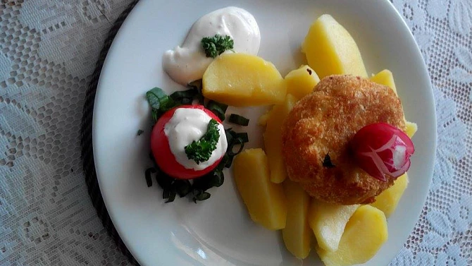 Přízdoba ke smaženému Hermelínu a vařeným bramborám