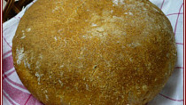 Pšeničný chlebík s grahamovou moukou pečený v remosce
