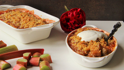 Rebarborový voňavý crumble