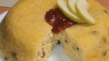 Rýžový pudding s rozinkami    Retro, pudink po ukrojení
