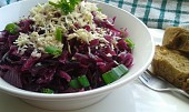 Salát z červeného zelí s křenem