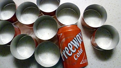 Semifreda - minidortíky - recept fotopostup, formičky vyrobené z plechovky - stačí obyčejné nůžky