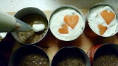 Semifreda - minidortíky - recept fotopostup (pomocí sáčku nastříkáme do formiček, můžeme přidat ovoce)