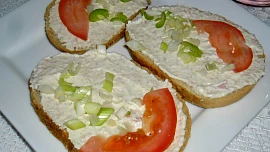 Školková pomazánka