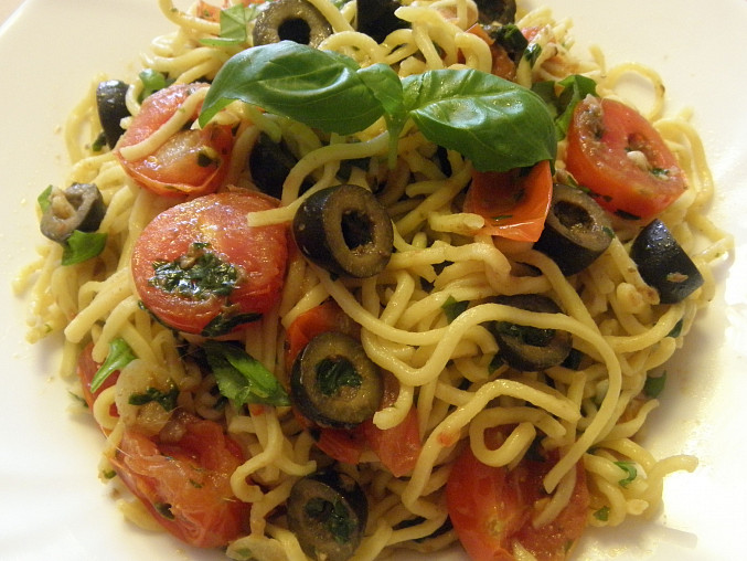 Špagety s ančovičkou, olivami a bazalkou, Špagety s ančovičkou, olivami a bazalkou