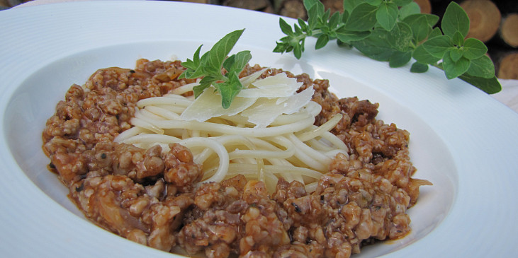Špagety s mletým masem a provensálskými bylinkami
