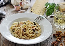Špagety s ořechy