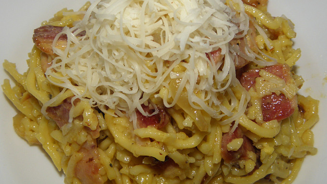 Špagety s uzeným a sýrem, Špagety s uzeným bůčkem a sýrem