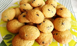 Sušenky s kousky čokolády (cookies)