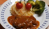 Vepřová krkovice s brokolicí, dušená na cibuli, se zeleninovými špagetami "Perfect Pasta"