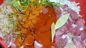 Vepřové maso zapečené s kysaným zelím