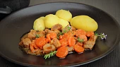 Vepřové s mrkví na medu, zázvoru a tymiánu