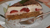 Čoko-malinový/jahodový dort, u nás s lehce capučínovým krémem