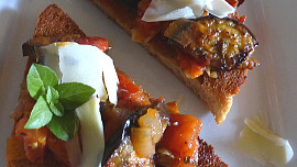Crostini s lilkem a sýrem