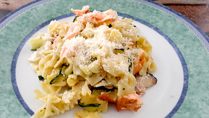Fettuccine & cuketky carbonara, Taky jsme zkusili, jen jsem ještě přidala lososa :)
