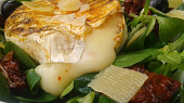 Grilovaný Hermelín s polníčkovým salátem