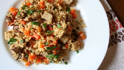 Houbový bulgur se seitanem