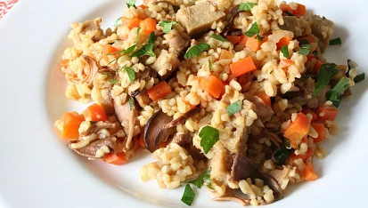 Houbový bulgur se seitanem