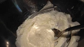 Kuřecí bagetky na grilu, dip z majonézy a česneku