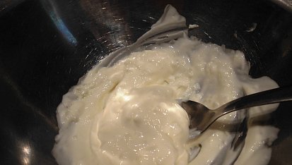 Kuřecí bagetky na grilu, dip z majonézy a česneku