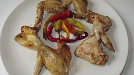 Kuřecí křidýlka z mikrovlnky