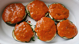 Lilek zapečený s Tikka masalou