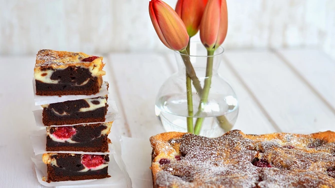 Malinový cheesecake brownies