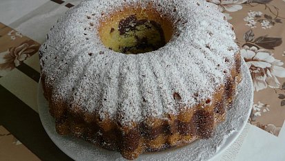 Mramorová bábovka se zakysanou smetanou
