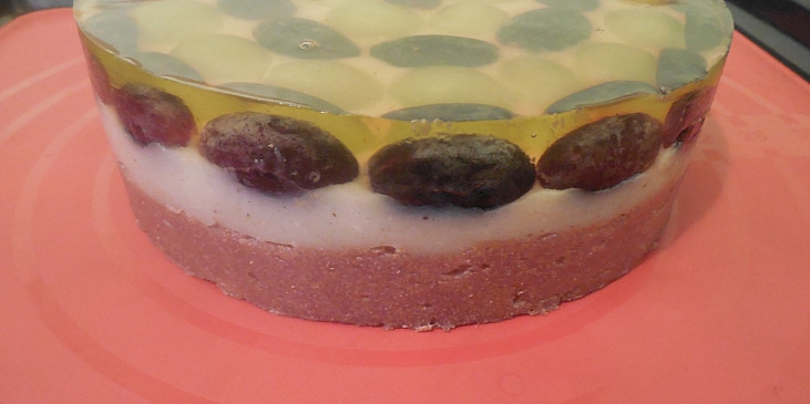 Nepečený dort z polenty (bez lepku, mléka a vajec) (hroznová varianta)