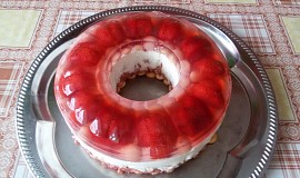Nepečený jahodovo-meruňkový dort