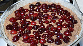 Ořechovo - čokoládový koláč s třešněmi, Připravené do trouby