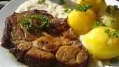 Přírodní krkovička s kedlubnovou omáčkou