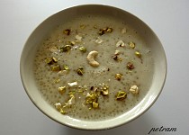 Sabudana kheer (indický dezert z tapiokových perliček)